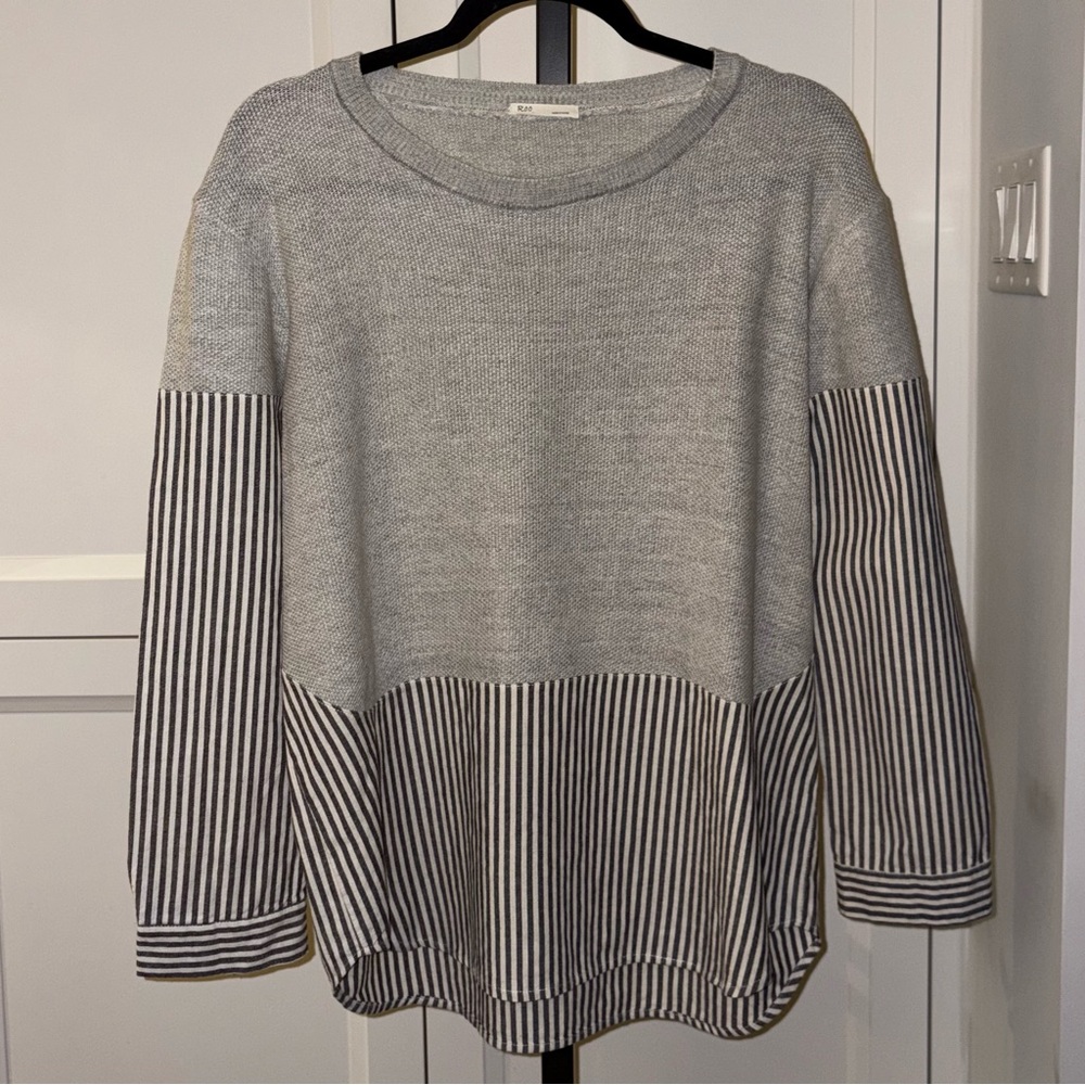 Mixed Media Gray Knit and Striped Crewneck Pullover Sweater Shirt Size Medium